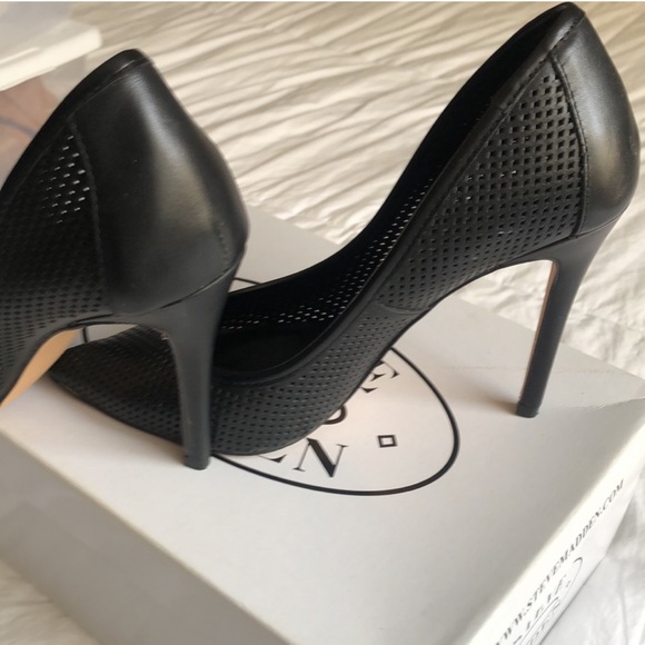 Steve Madden | “Pagen” Perforated Stilleto Pump | Size 8M - Picture 6 of 10